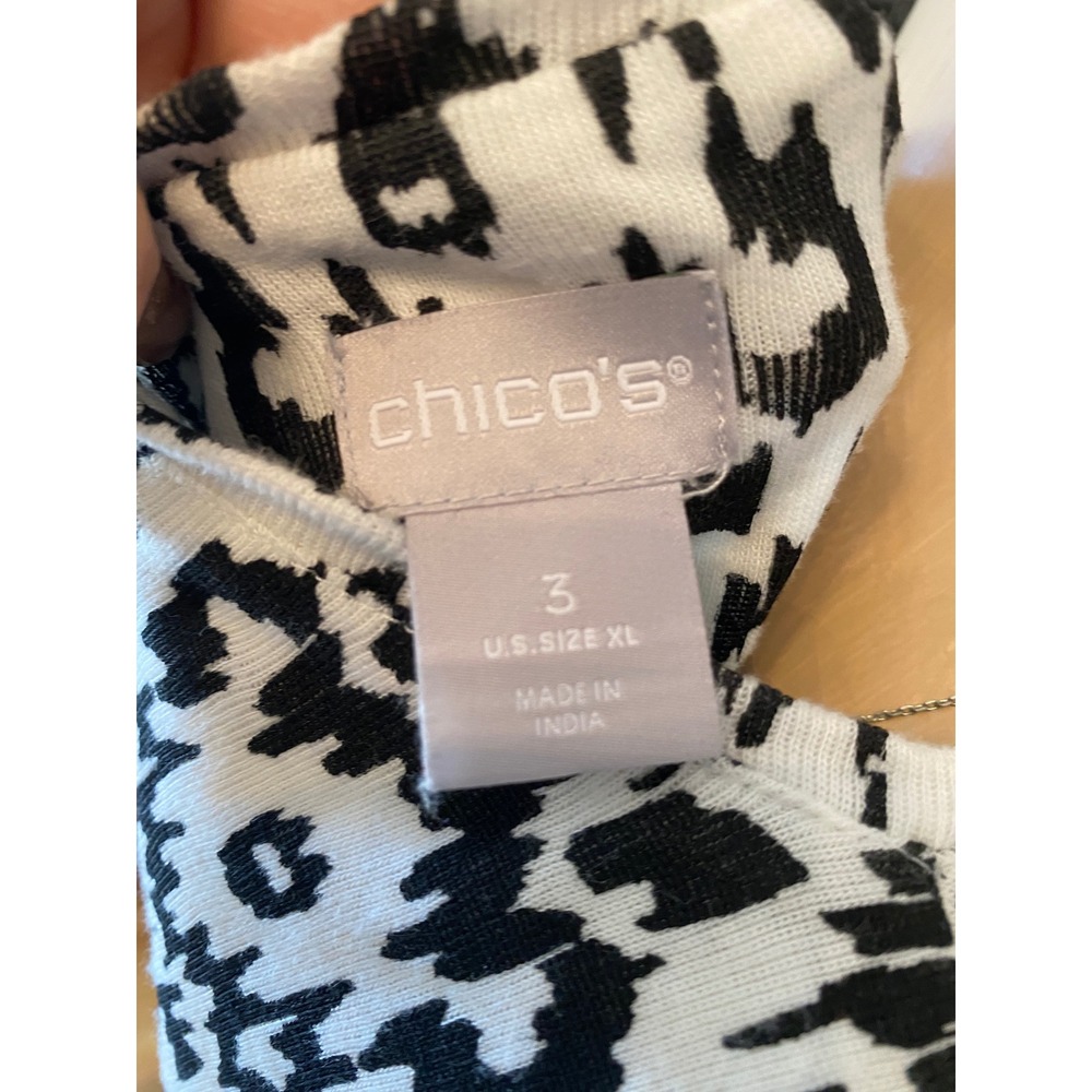 Chicos Black White Ikat Animal Print V-Neck Pima Cotton Top Size 3 XL - Picture 7 of 8